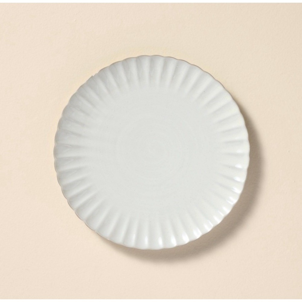 Hearth & Hand with Magnolia Salad Plate 8.5in Cream Scalloped Stoneware 4pc NWT